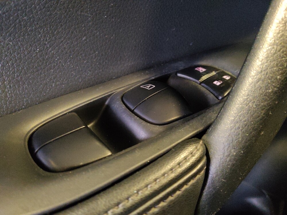 2020 Nissan Rogue in Glendale, AZ 85301 - 18111059 27