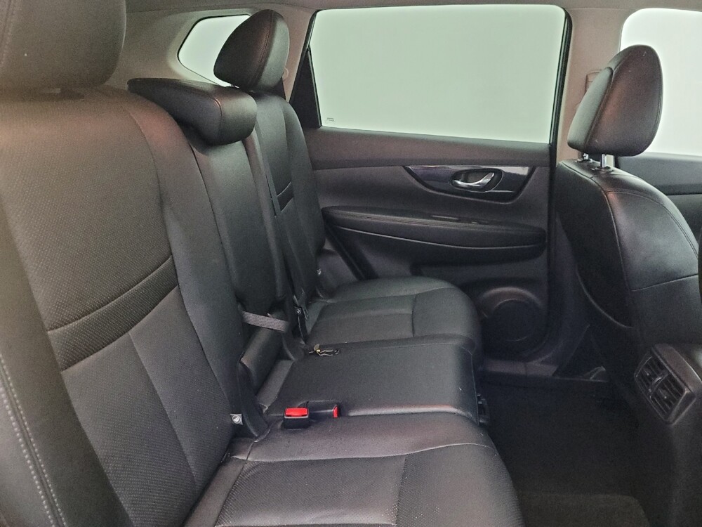 2020 Nissan Rogue in Glendale, AZ 85301 - 18111059 19