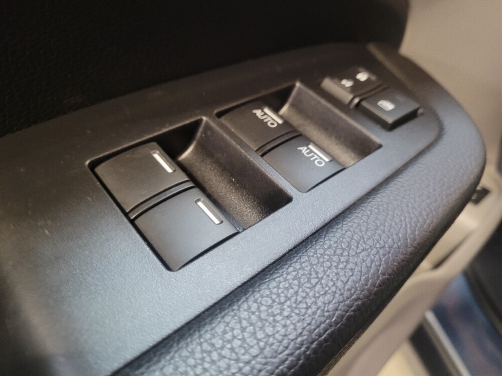 2017 Honda Pilot in Downey, CA 90241 - 18111073 27