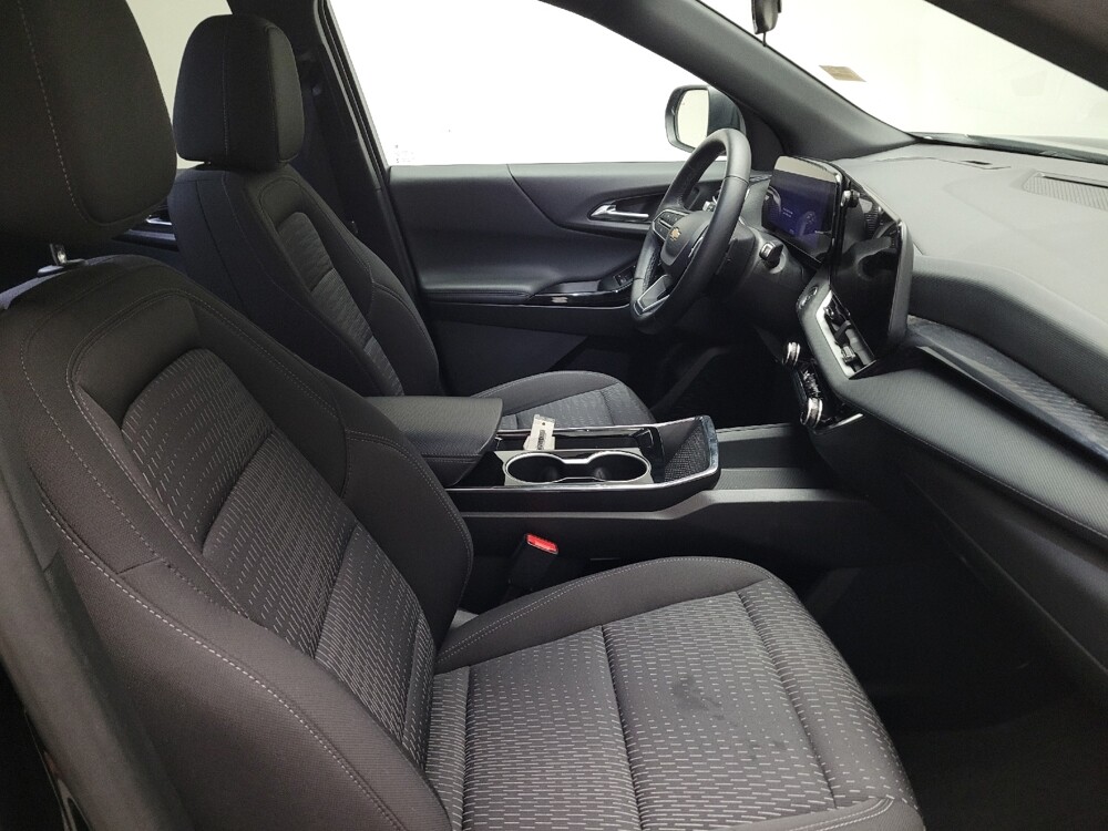 2025 Chevrolet Equinox in Montclair, CA 91763 - 18111075 21