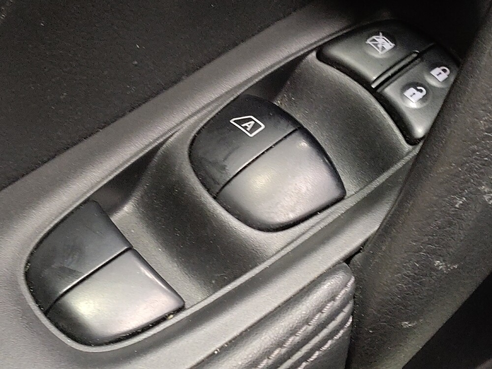 2018 Nissan Rogue in Charlotte, NC 28213 - 18111084 27