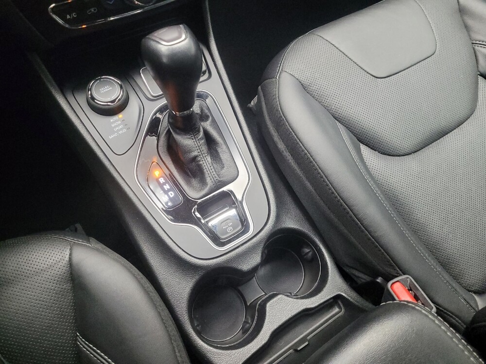 2021 Jeep Cherokee in Indianapolis, IN 46219 - 18111100 26