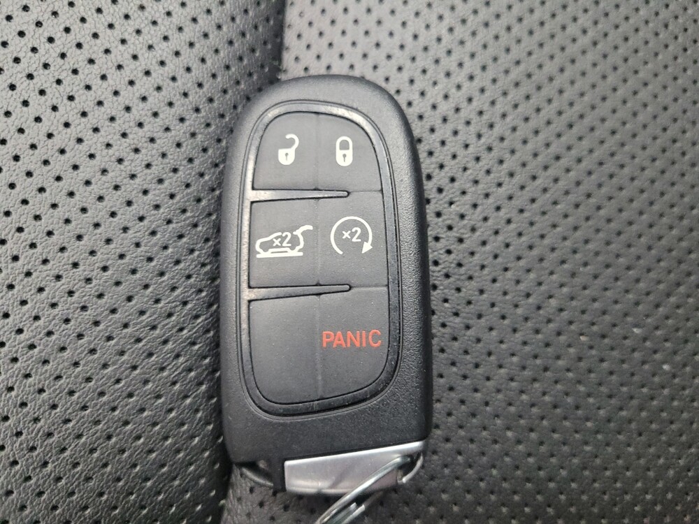 2021 Jeep Cherokee in Indianapolis, IN 46219 - 18111100 32