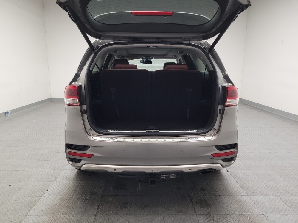 2017 Kia Sorento in Downey, CA 90241 - 18111106 29