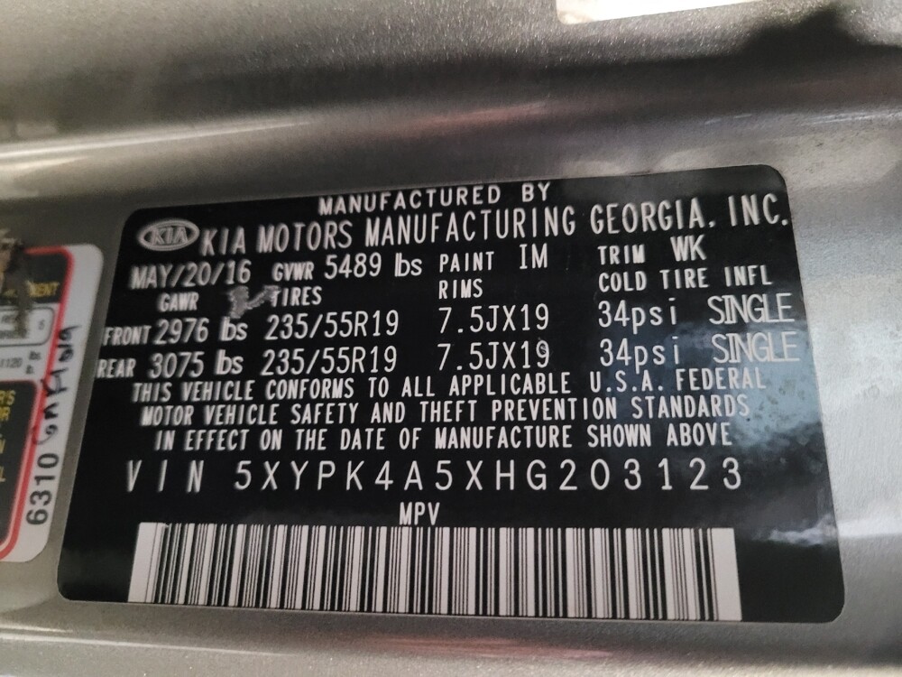 2017 Kia Sorento in Downey, CA 90241 - 18111106 33