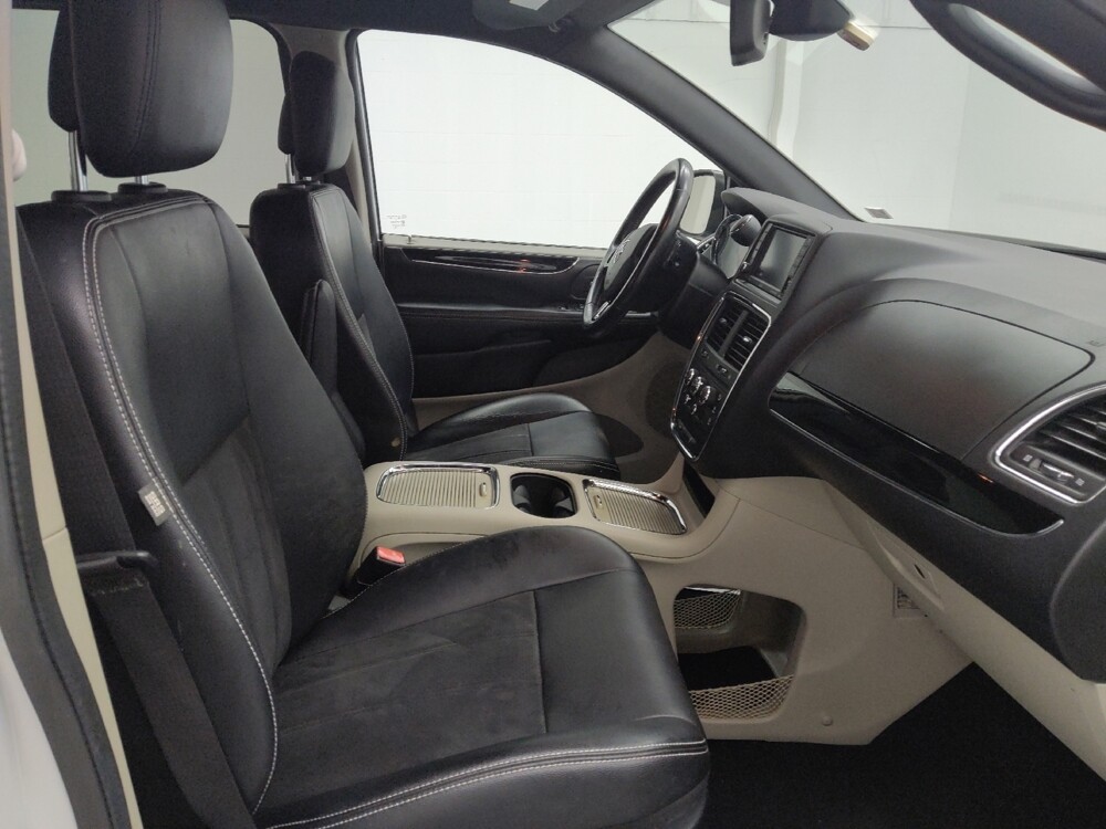 2019 Dodge Grand Caravan in St. Louis, MO 63125 - 18111114 21