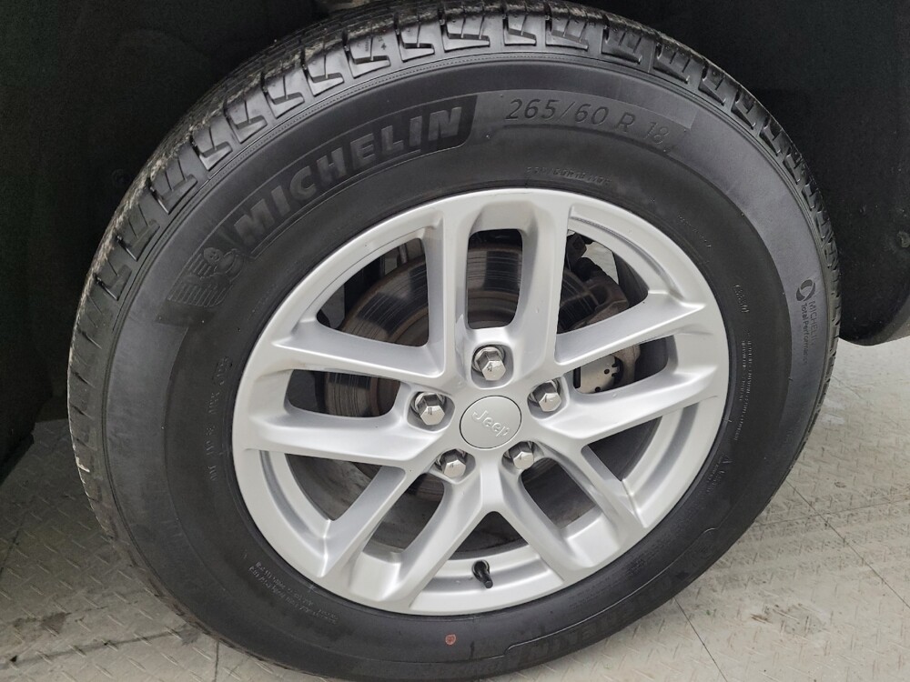 2023 Jeep Grand Cherokee in Fairfield, OH 45014 - 18111117 31