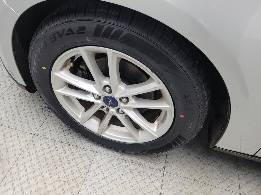 2016 Ford Focus in Des Moines, IA 50310 - 18111124 31