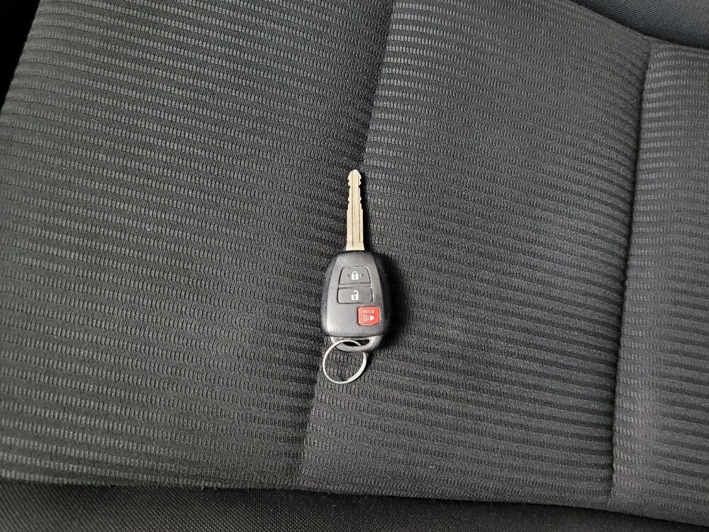 2016 Toyota RAV4 in Allentown, PA 18103 - 18111148 32