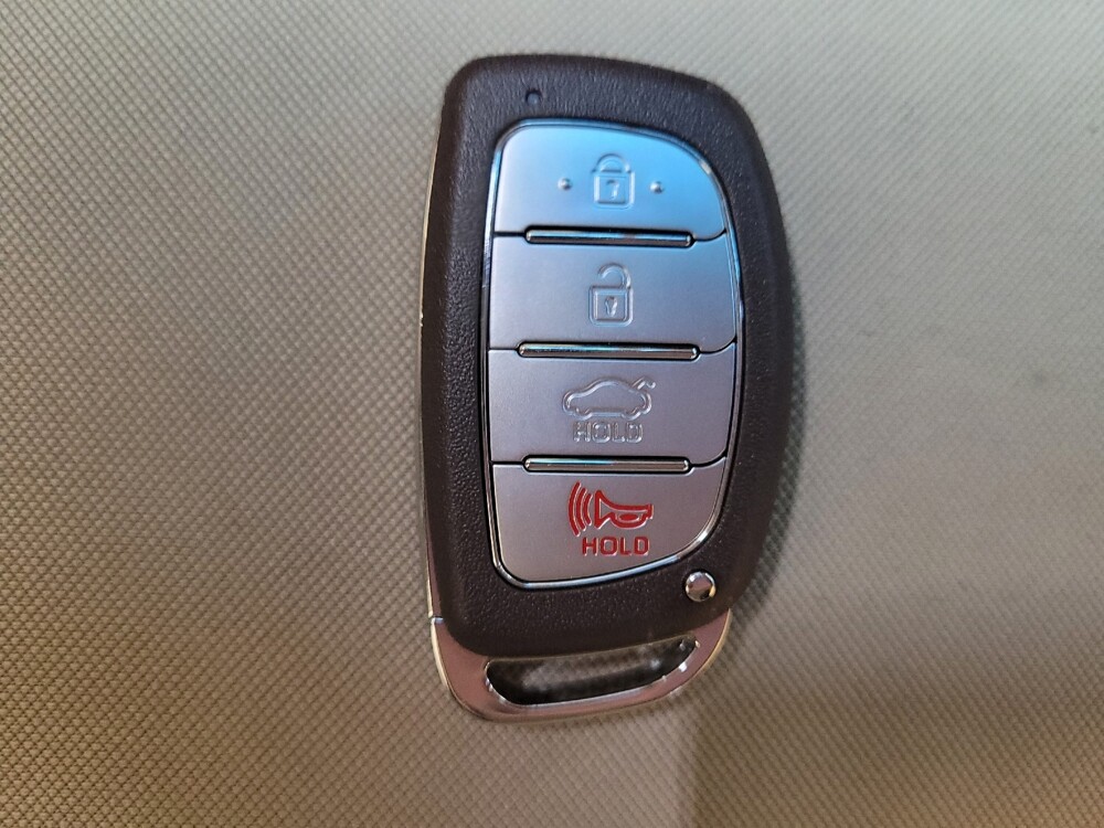 2018 Hyundai Sonata in Raleigh, NC 27604 - 18111161 32