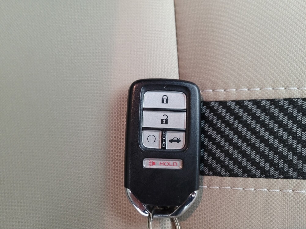 2016 Honda Civic in Midlothian, IL 60445 - 18111179 32