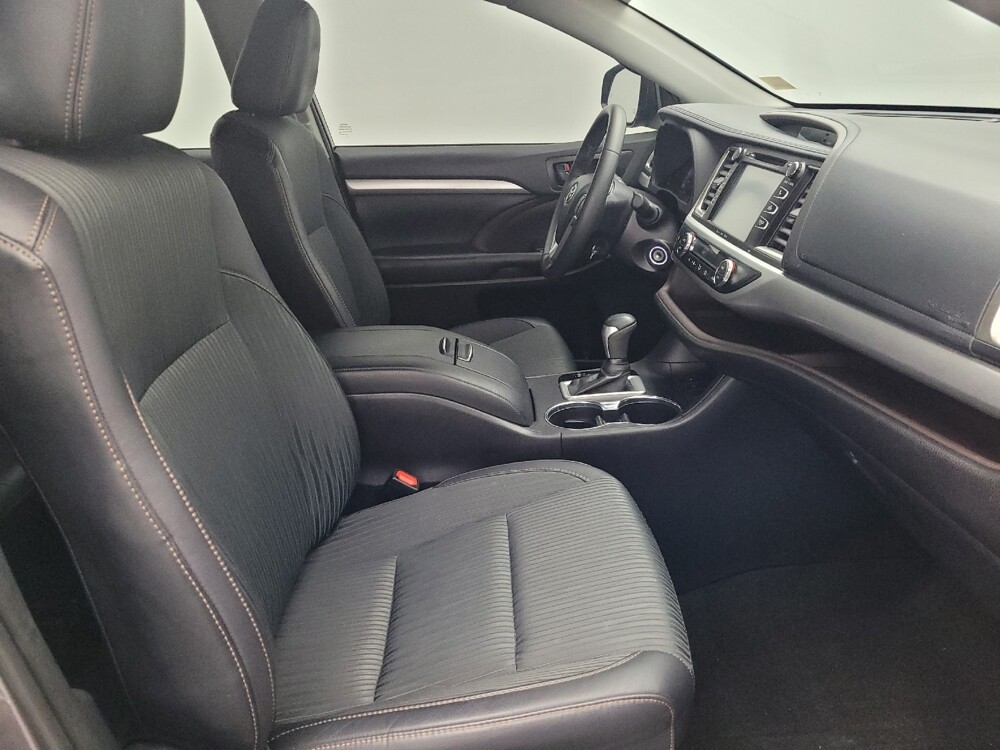 2019 Toyota Highlander in Pensacola, FL 32505 - 18111187 21