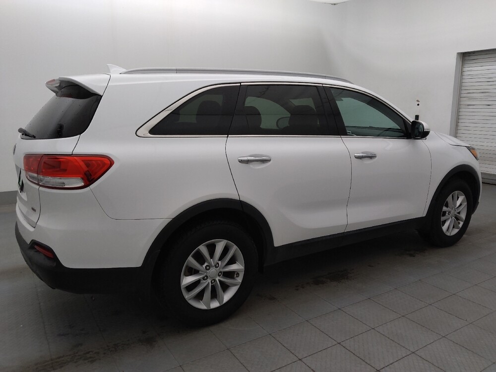 2017 Kia Sorento in Tampa, FL 33612 - 18111195 10