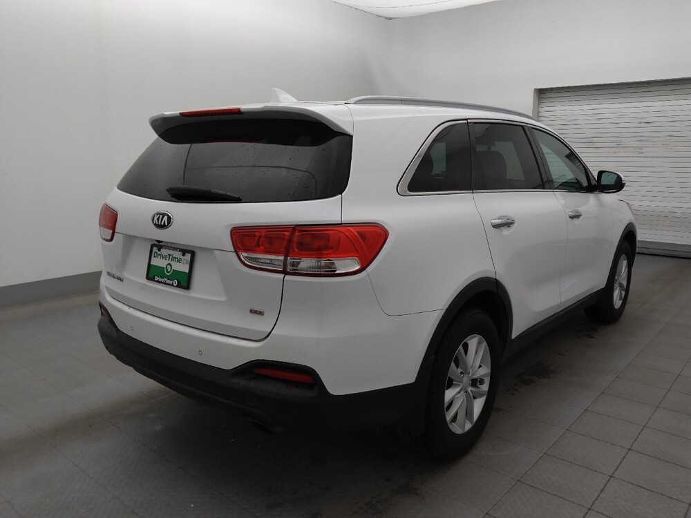 2017 Kia Sorento in Tampa, FL 33612 - 18111195 9