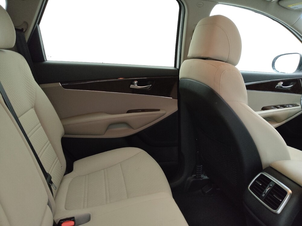 2017 Kia Sorento in Tampa, FL 33612 - 18111195 19