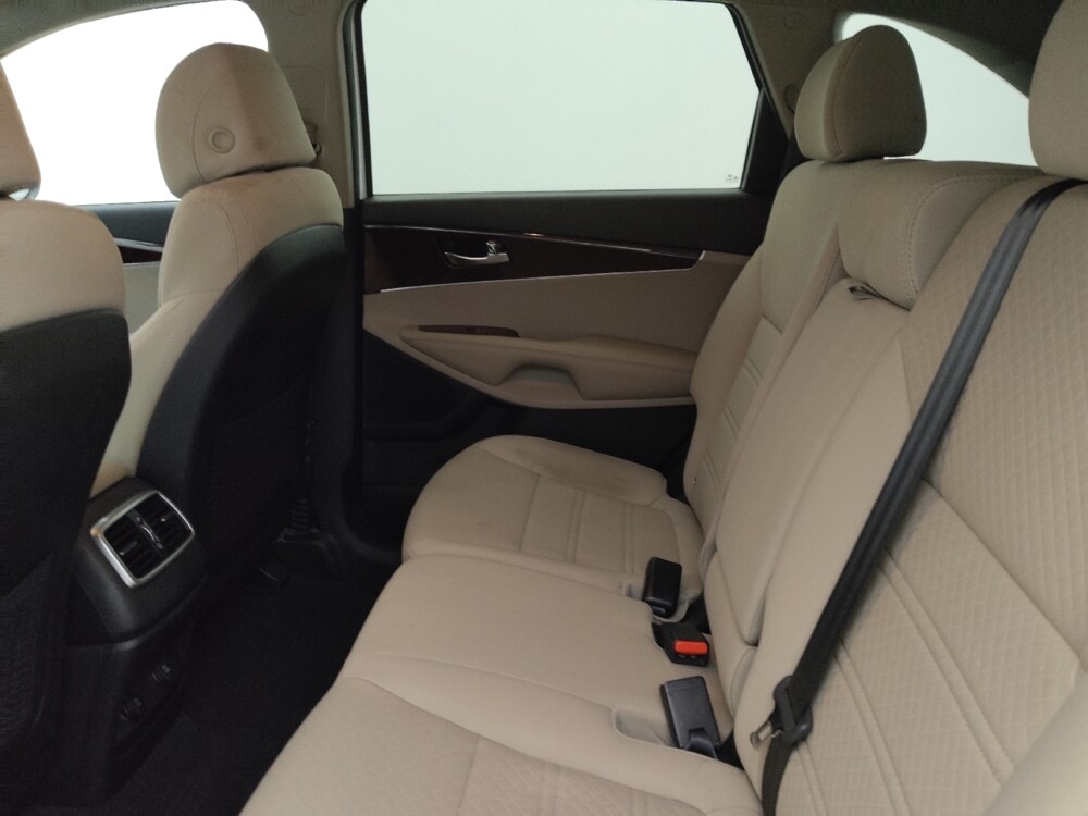 2017 Kia Sorento in Tampa, FL 33612 - 18111195 18