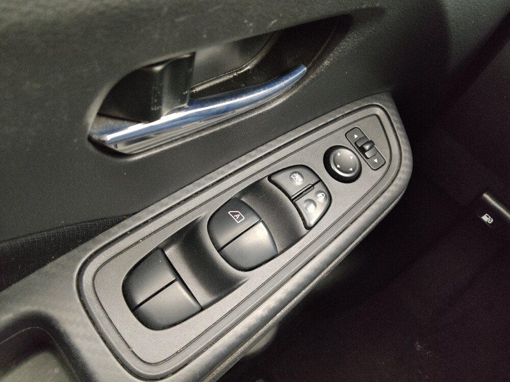 2021 Nissan Versa in Gladstone, MO 64118 - 18111199 27