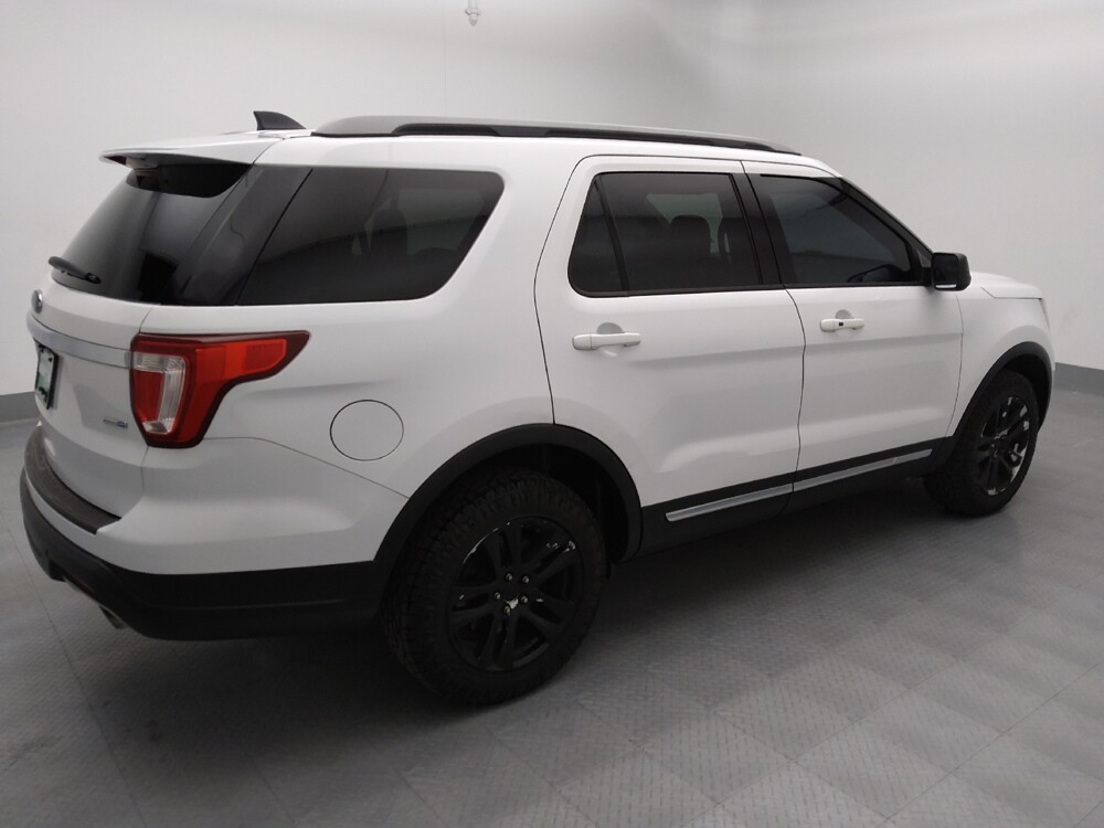 2018 Ford Explorer in Gladstone, MO 64118 - 18111200 10