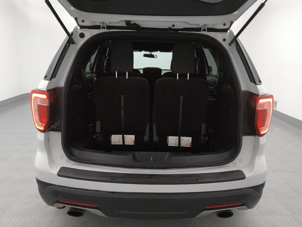 2018 Ford Explorer in Gladstone, MO 64118 - 18111200 29