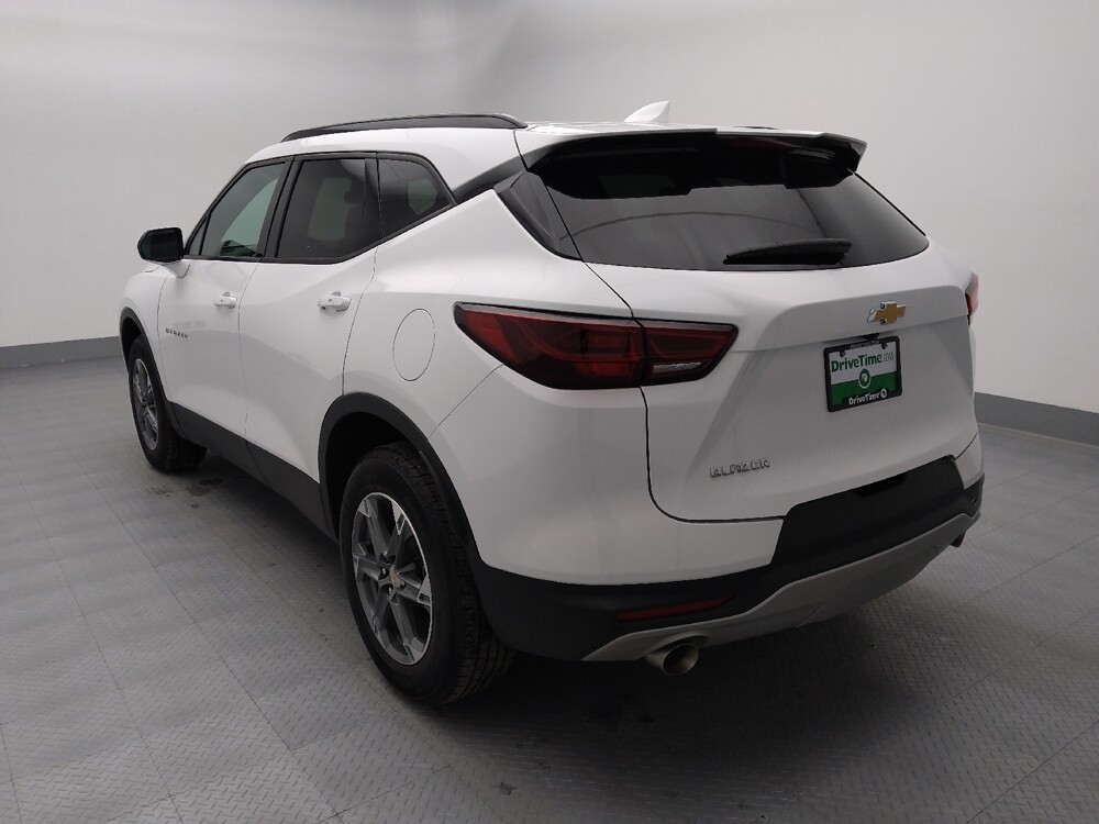2024 Chevrolet Blazer in Wichita, KS 67207 - 18111202 5