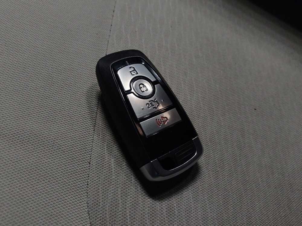 2020 Ford Fusion in Glendale, AZ 85301 - 18111203 32