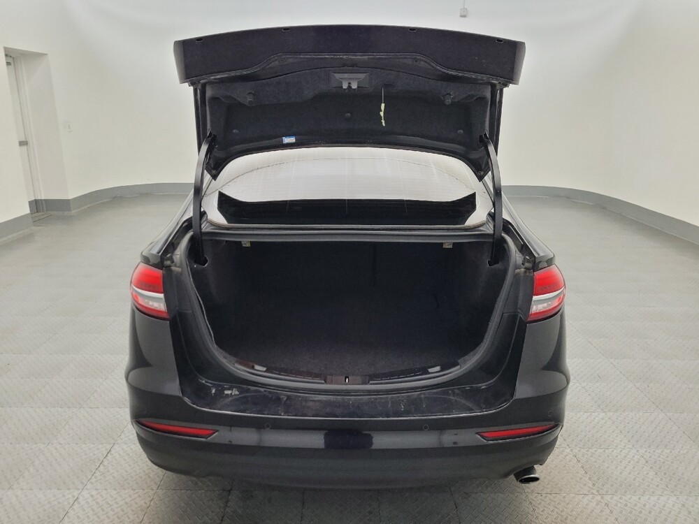 2020 Ford Fusion in Glendale, AZ 85301 - 18111203 29