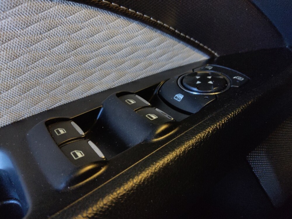 2020 Ford Fusion in Glendale, AZ 85301 - 18111203 27