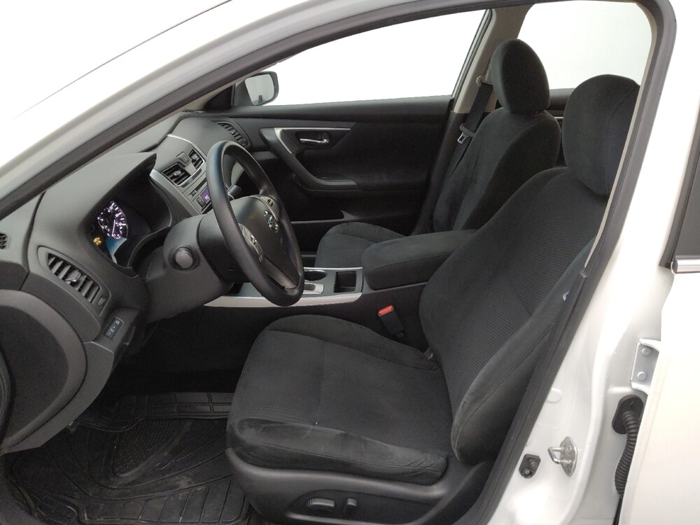 2015 Nissan Altima in Independence, MO 64055 - 18111204 17