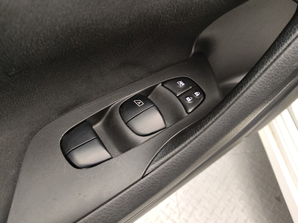 2015 Nissan Altima in Independence, MO 64055 - 18111204 27