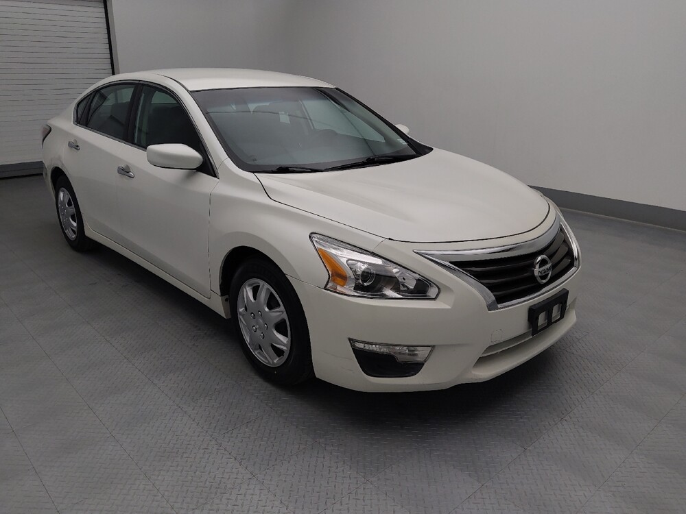 2015 Nissan Altima in Independence, MO 64055 - 18111204 13