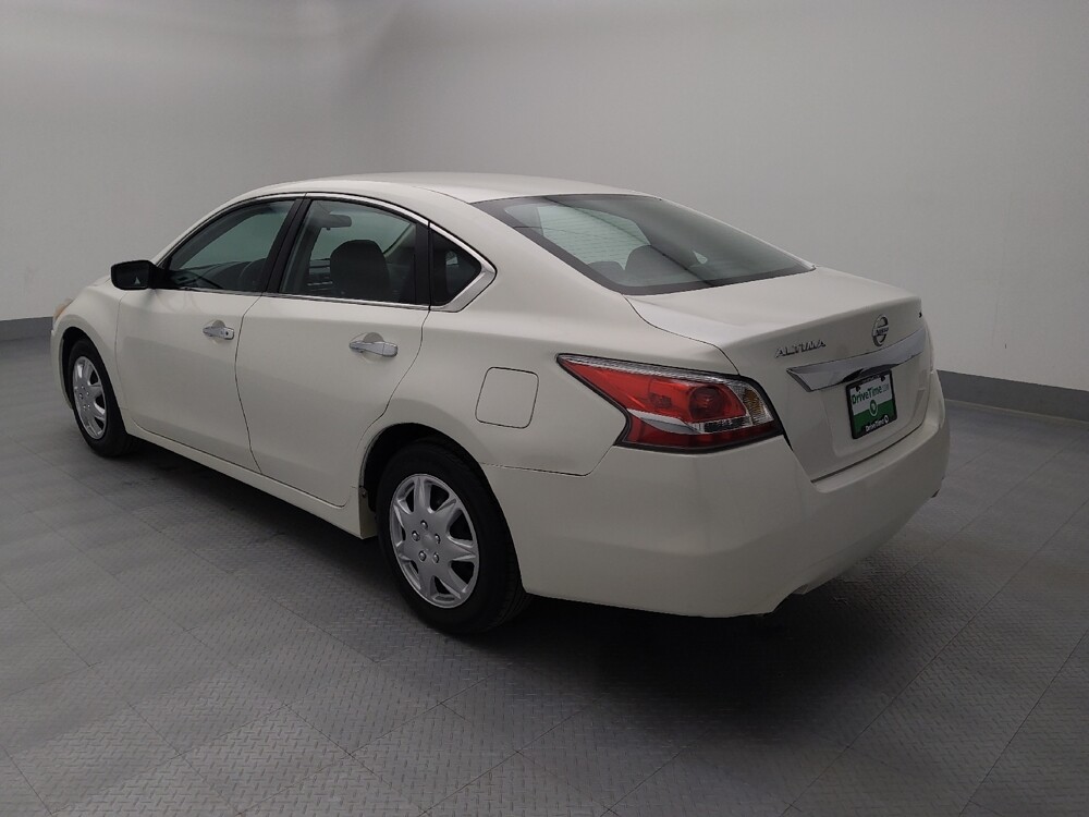 2015 Nissan Altima in Independence, MO 64055 - 18111204 5
