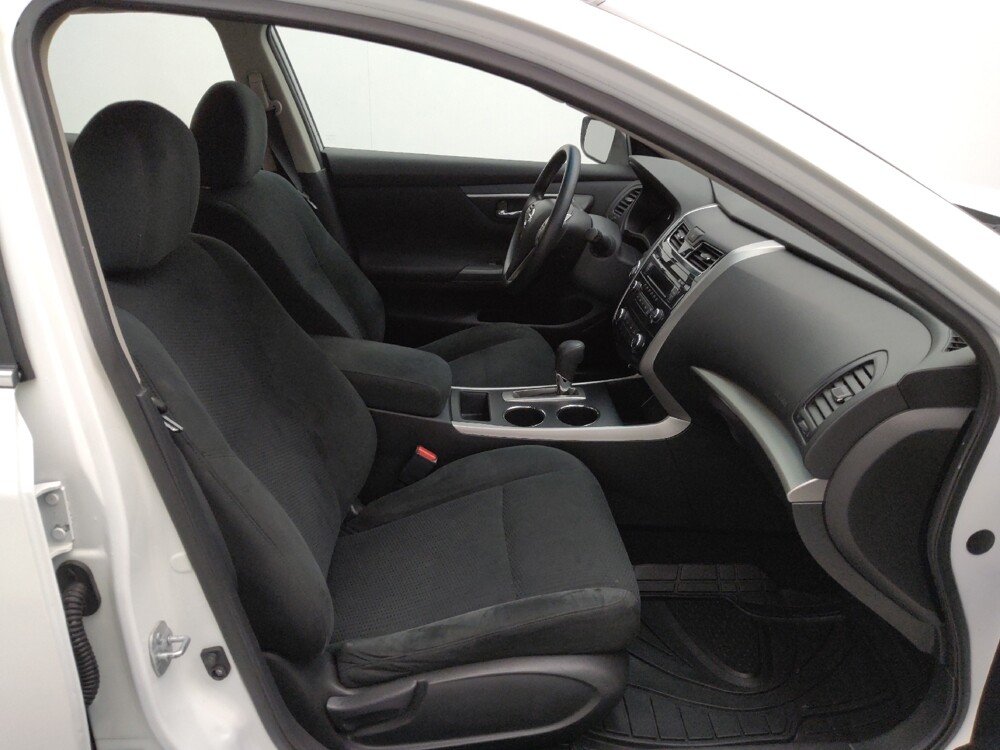 2015 Nissan Altima in Independence, MO 64055 - 18111204 21