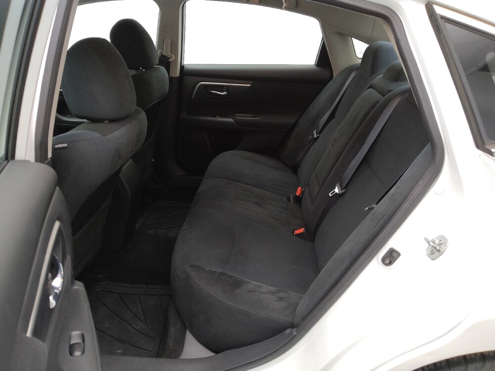 2015 Nissan Altima in Independence, MO 64055 - 18111204 18