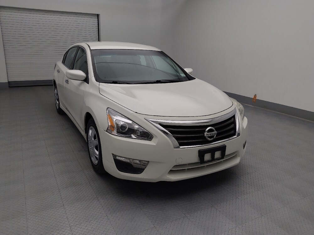 2015 Nissan Altima in Independence, MO 64055 - 18111204 14