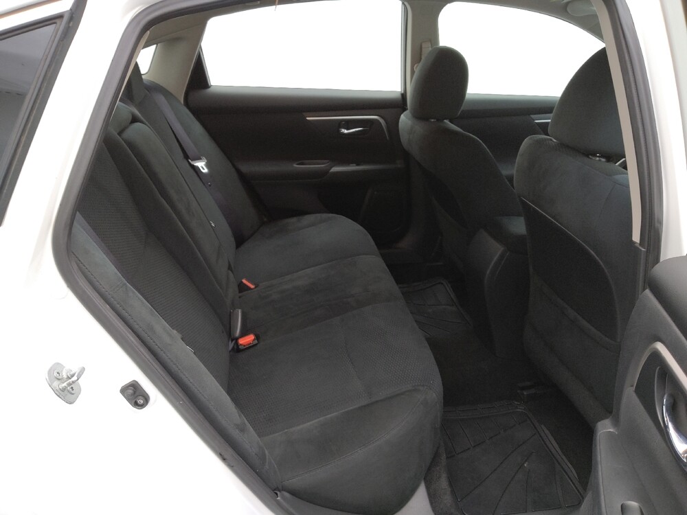 2015 Nissan Altima in Independence, MO 64055 - 18111204 19