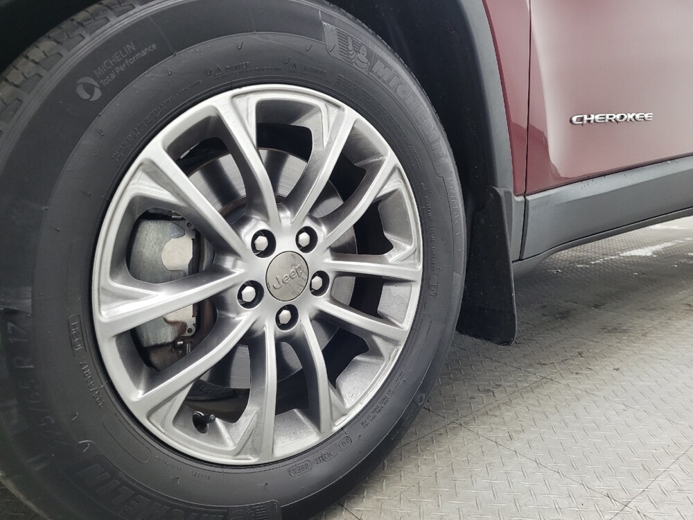 2019 Jeep Cherokee in Pensacola, FL 32505 - 18111213 31