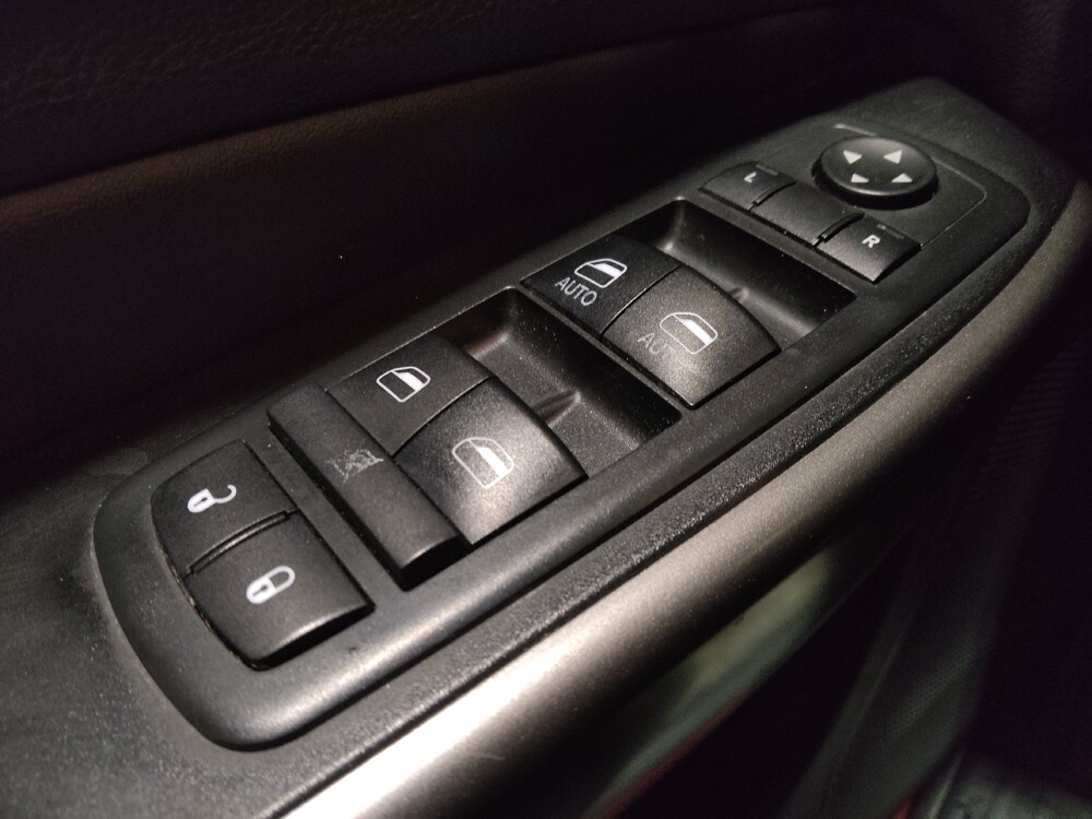 2019 Jeep Cherokee in Pensacola, FL 32505 - 18111213 27