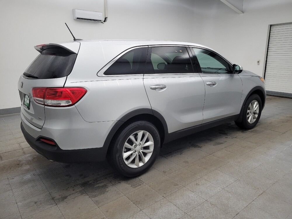 2018 Kia Sorento in Toledo, OH 43617 - 18111223 10