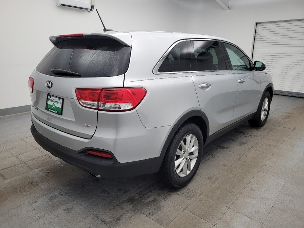 2018 Kia Sorento in Toledo, OH 43617 - 18111223 9