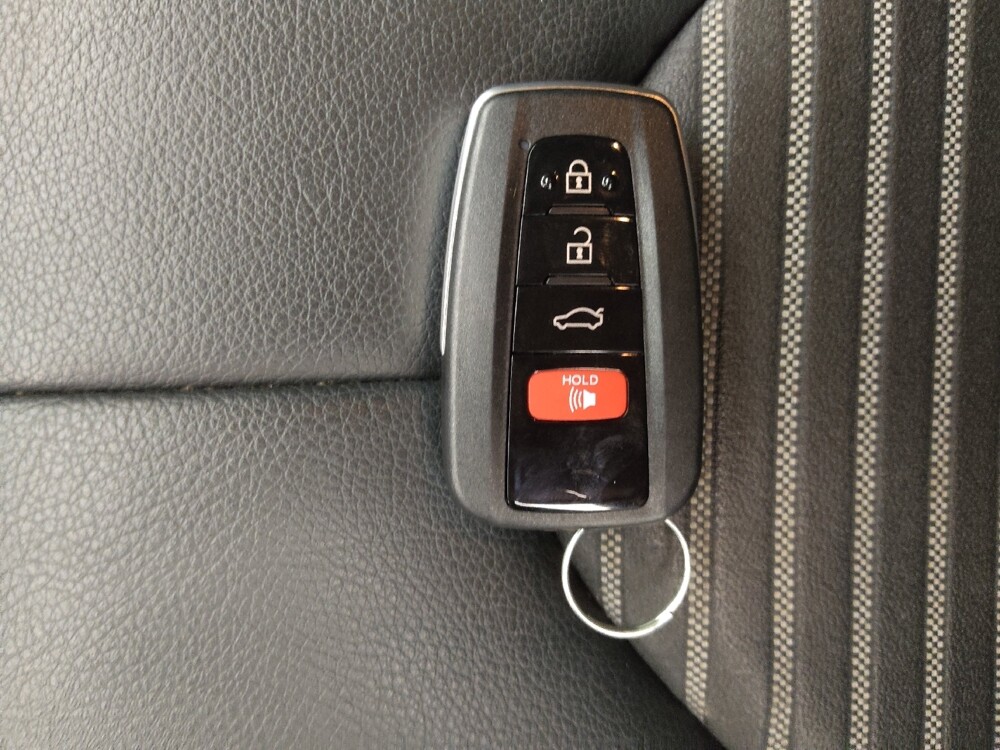 2021 Toyota Camry in St. Louis, MO 63136 - 18111225 32