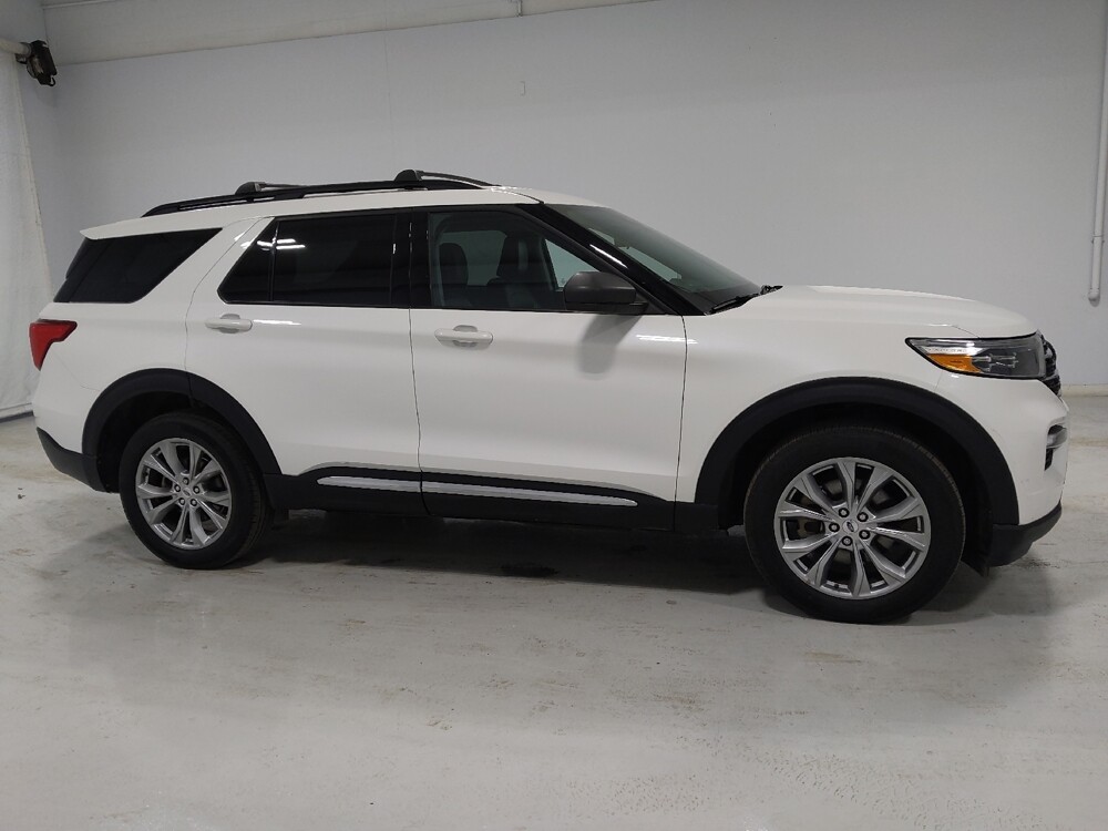 2022 Ford Explorer in Columbus, OH 43228 - 18111227 11