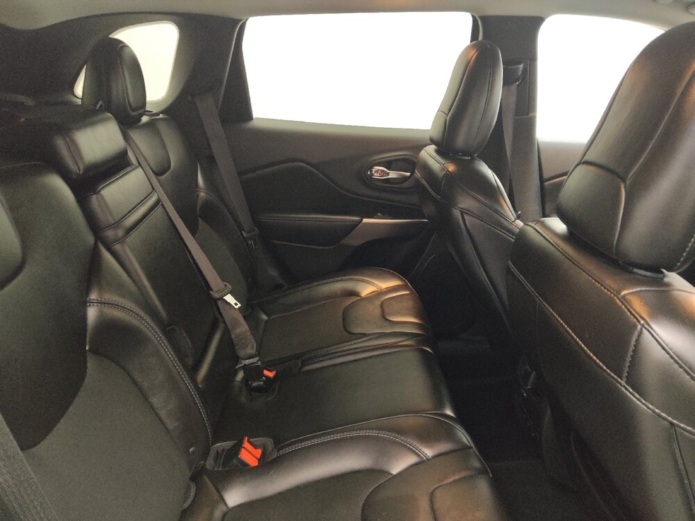 2019 Jeep Cherokee in Peoria, IL 61615 - 18111230 19