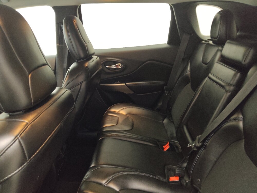 2019 Jeep Cherokee in Peoria, IL 61615 - 18111230 18