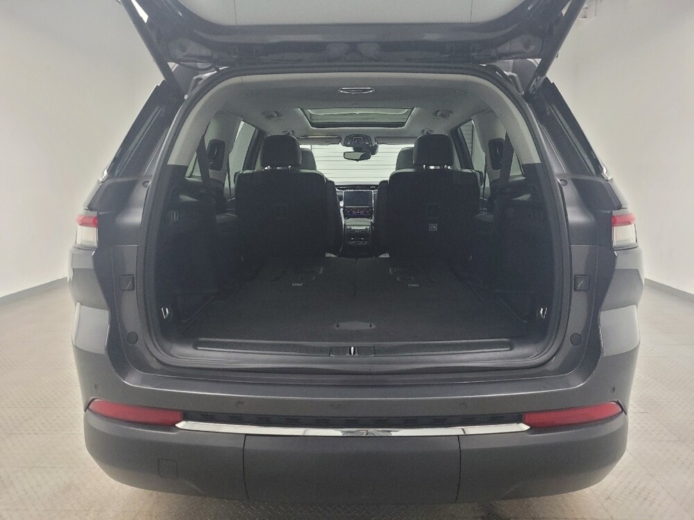 2023 Jeep Grand Cherokee L in Taylor, MI 48180 - 18111269 29