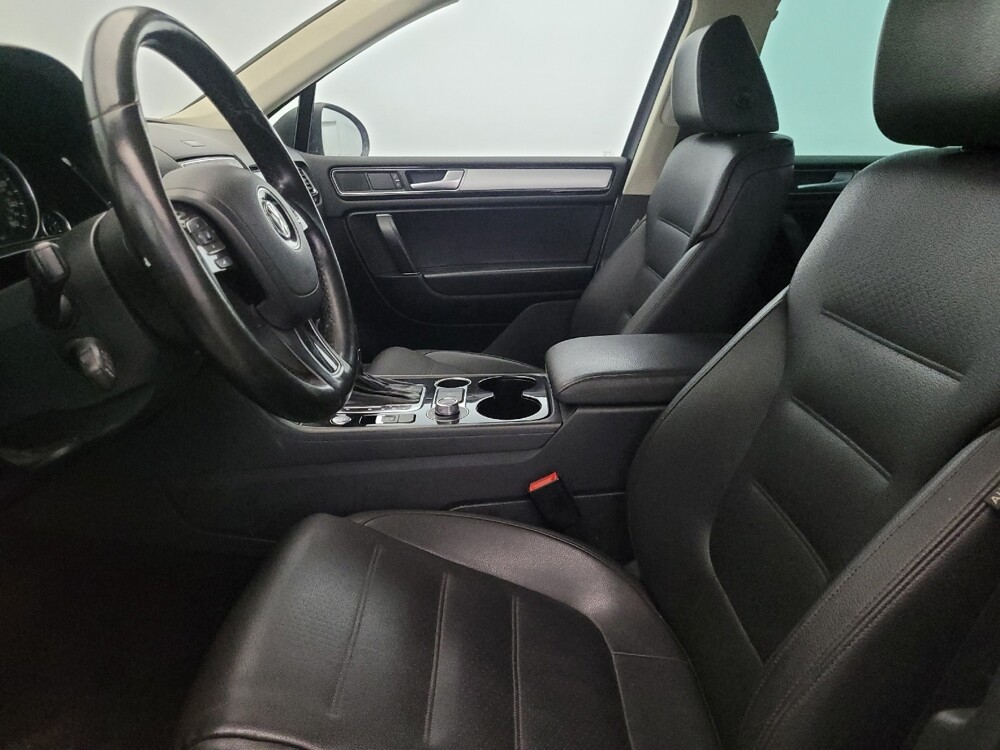 2016 Volkswagen Touareg in Chesapeake, VA 23320 - 18111276 17