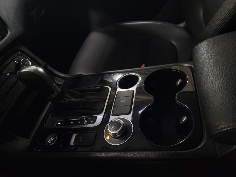 2016 Volkswagen Touareg in Chesapeake, VA 23320 - 18111276 26