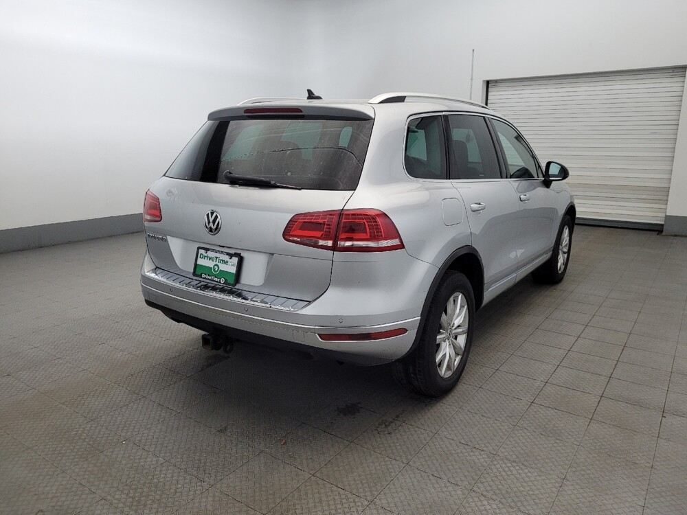 2016 Volkswagen Touareg in Chesapeake, VA 23320 - 18111276 9