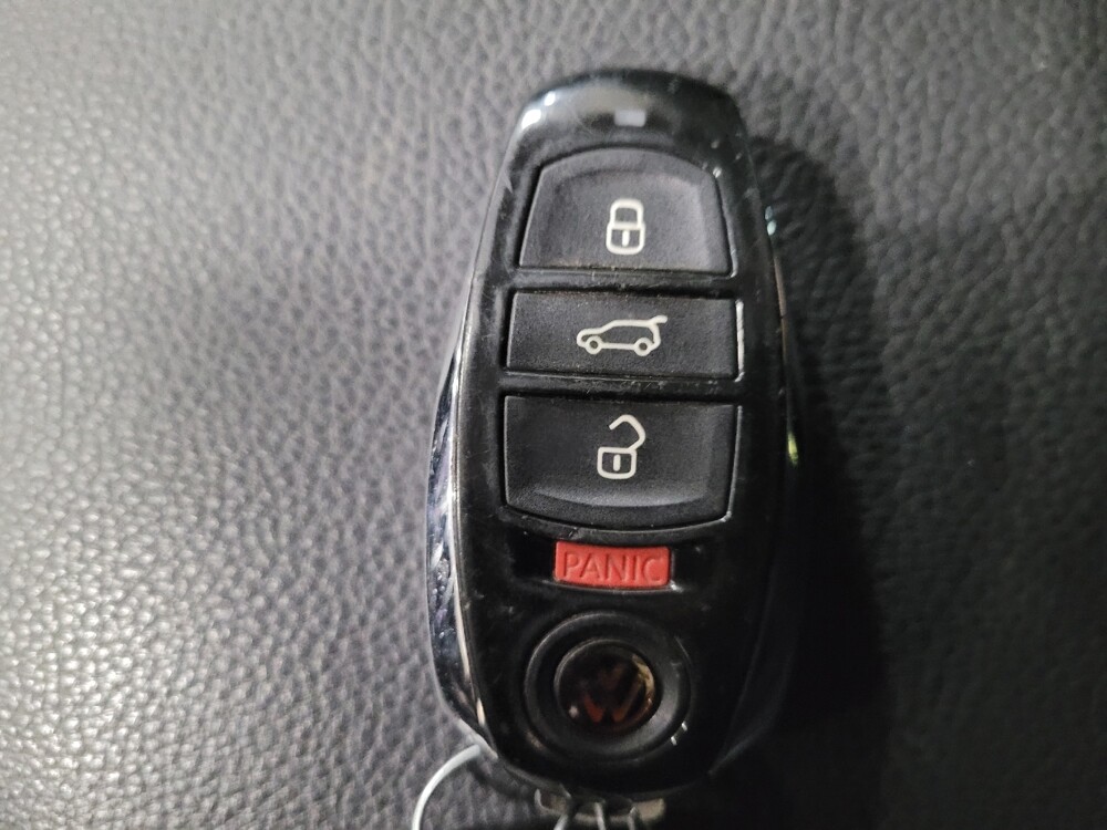 2016 Volkswagen Touareg in Chesapeake, VA 23320 - 18111276 32