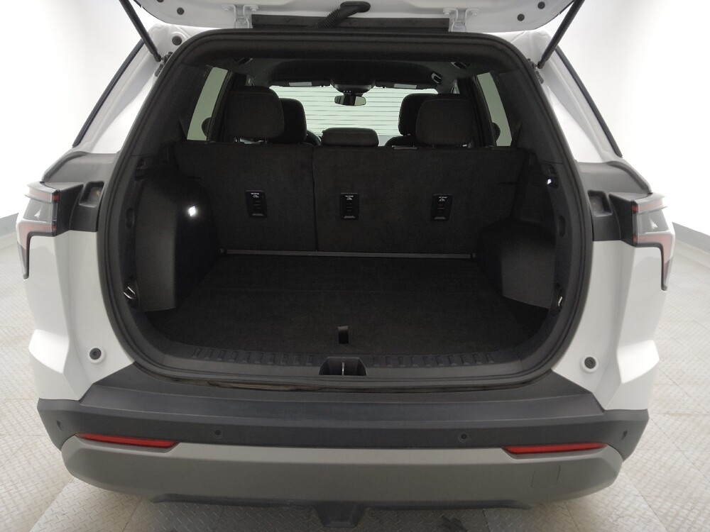 2025 Chevrolet Equinox in Lakewood, CO 80215 - 18111283 29