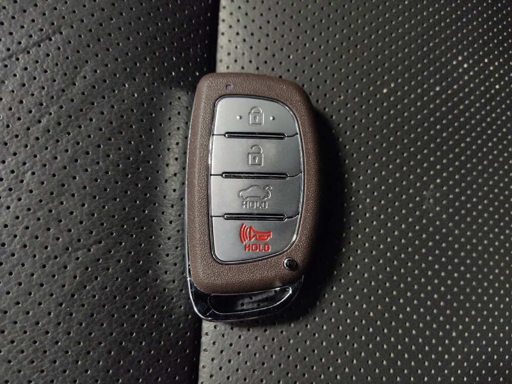 2018 Hyundai Elantra in Houston, TX 77074 - 18111284 32